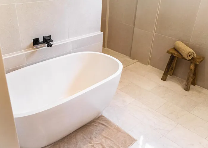 Villa Promo! Rosa - New Luxury 1 Bedroom In - 2 Minutes To Echo
