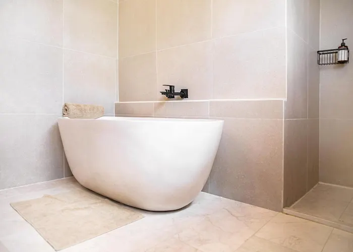 Villa Promo! Rosa - New Luxury 1 Bedroom In - 2 Minutes To Echo Canggu (Bali)