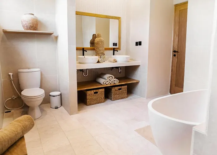 Promo! Rosa - New Luxury 1 Bedroom In - 2 Minutes To Echo * Canggu (Bali)